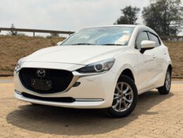 2020-Mazda 2  AWD(SkyactivD)-White