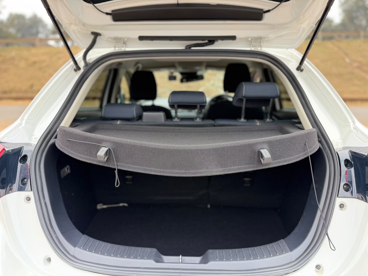 2020-Mazda 2  AWD(SkyactivD)-White