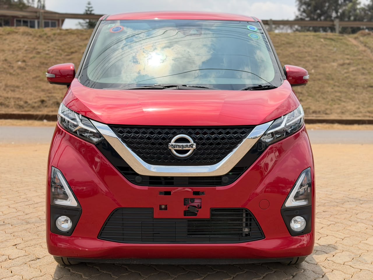 2019-Nissan Dayz Highway Star (S-Hybrid)- Red