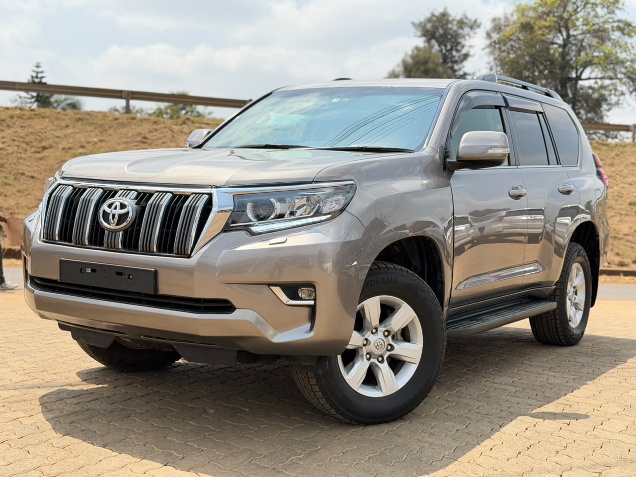2017-Toyota Landcruiser Prado TX-Gray