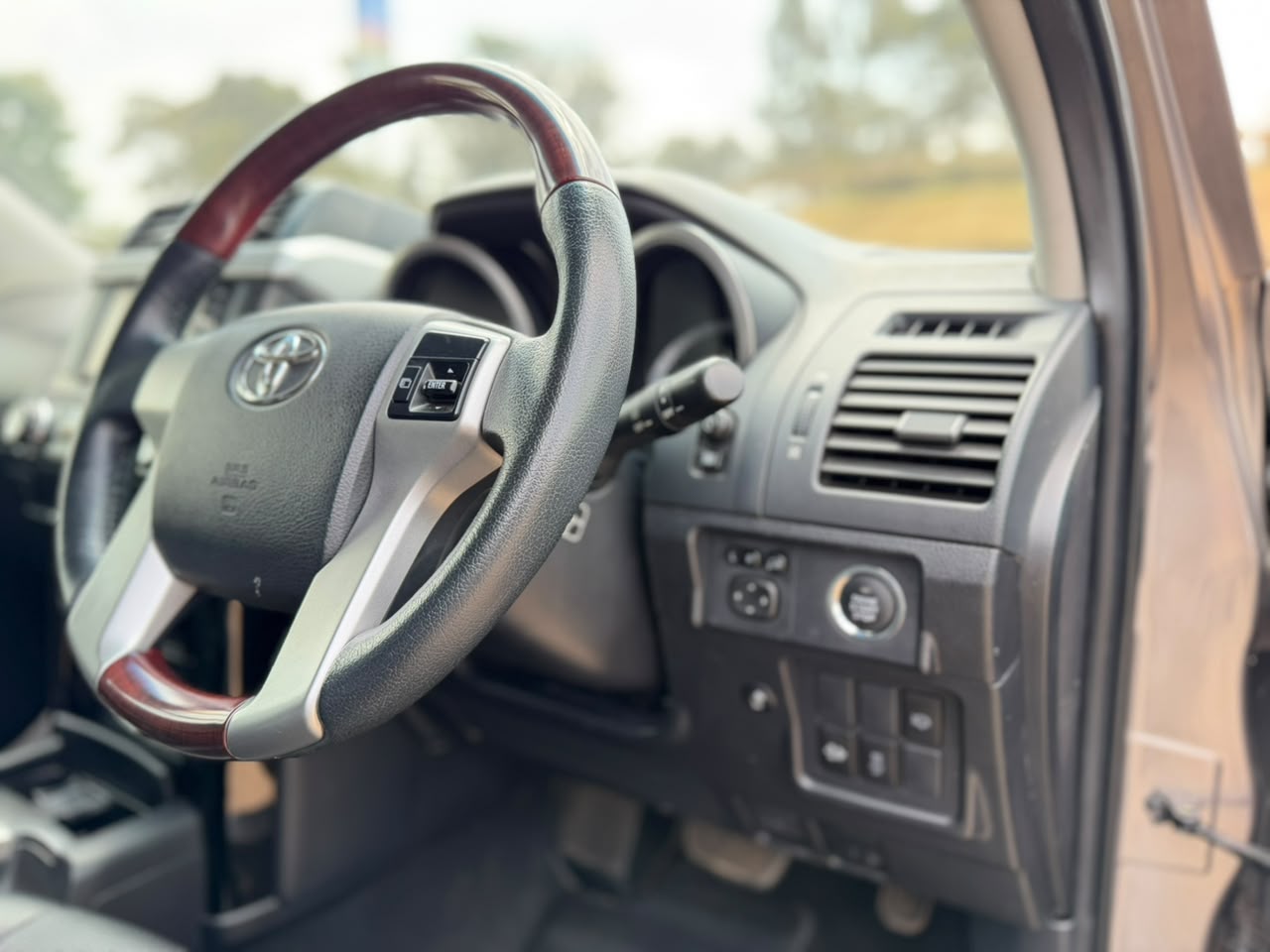 2017-Toyota Landcruiser Prado TX-Gray