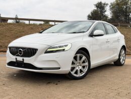 2019- Volvo V40 T3 Inscription -White