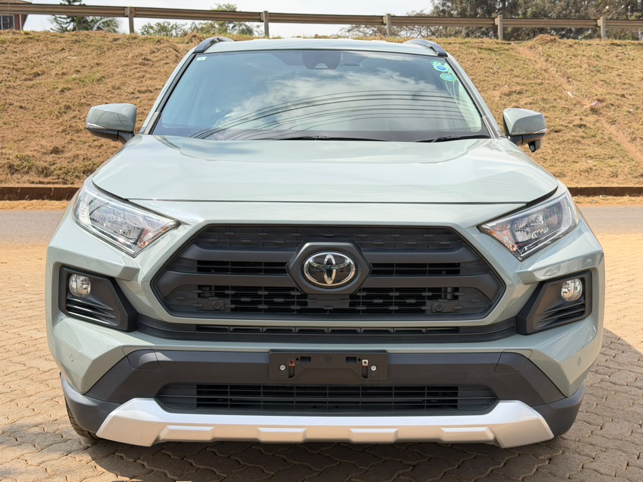 2019- Toyota RAV4 Adventure -Green