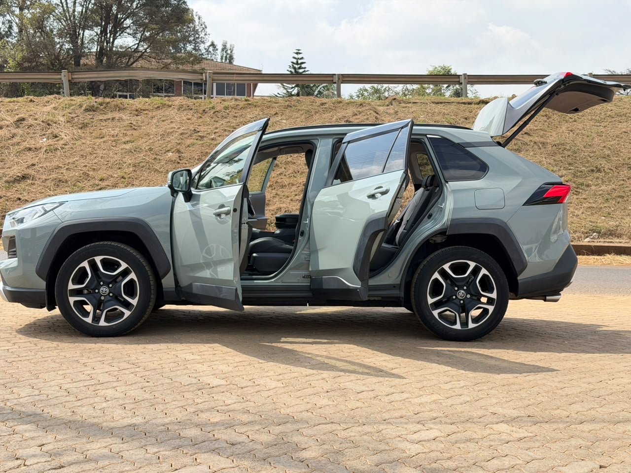 2019- Toyota RAV4 Adventure -Green