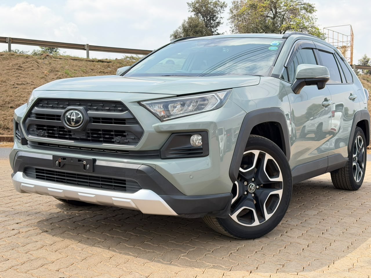 2019- Toyota RAV4 Adventure -Green