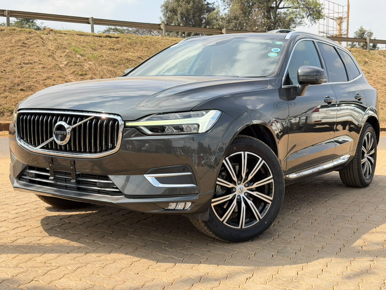 2020-Volvo XC60 T5 Inspection- Black
