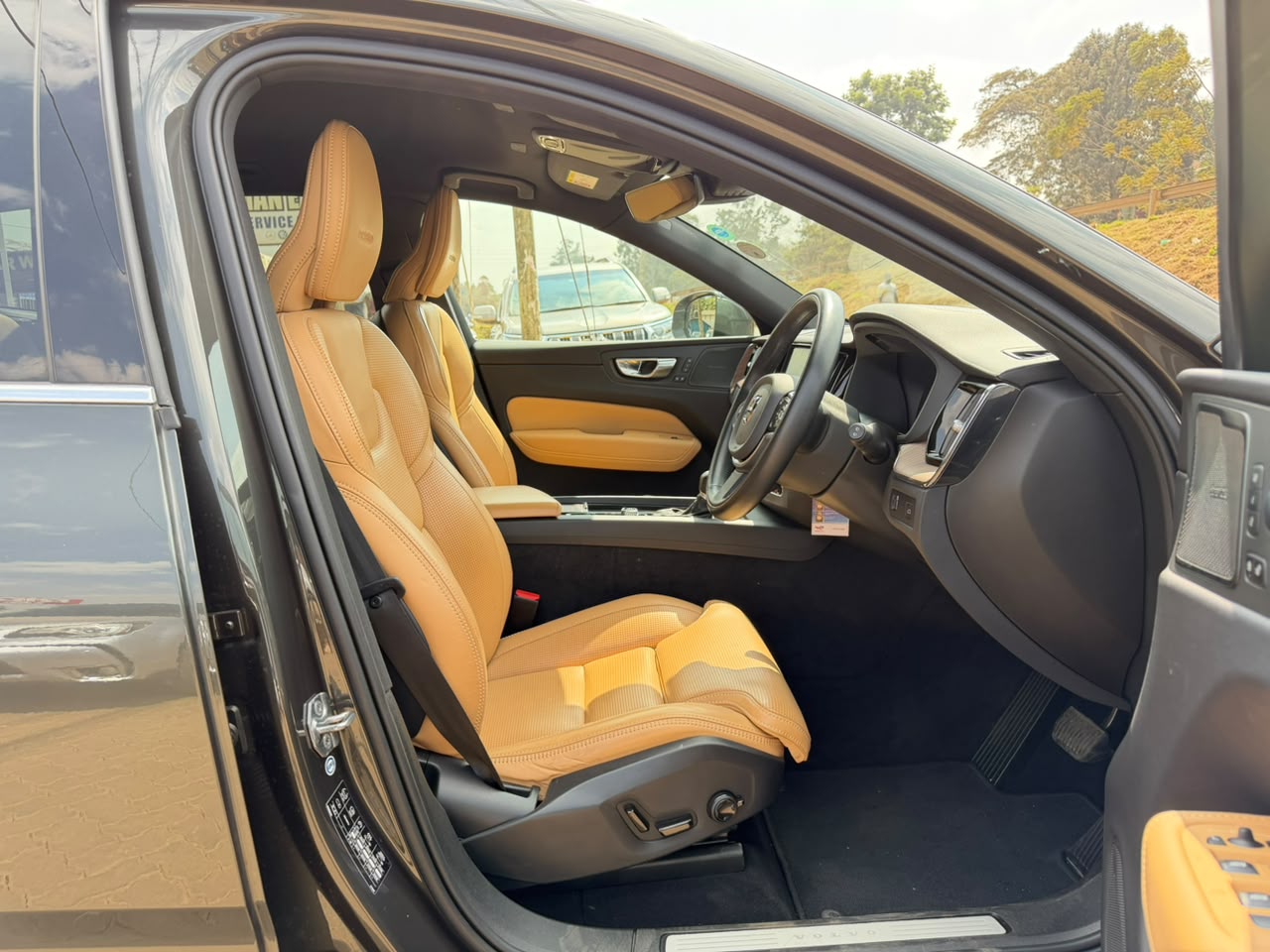 2020-Volvo XC60 T5 Inspection- Black