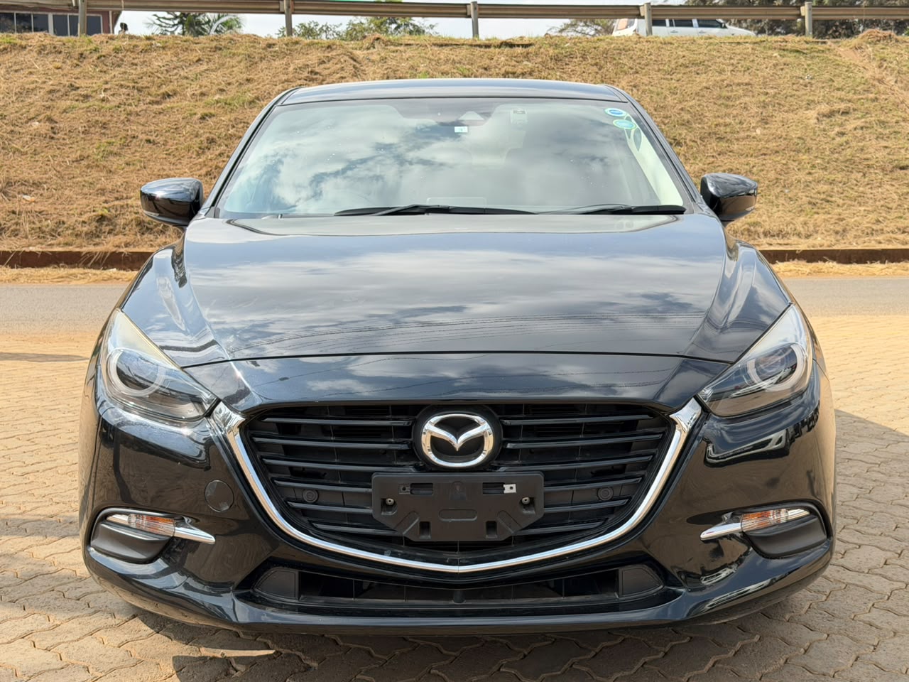 2019-Mazda Axela SkyActiv- Black