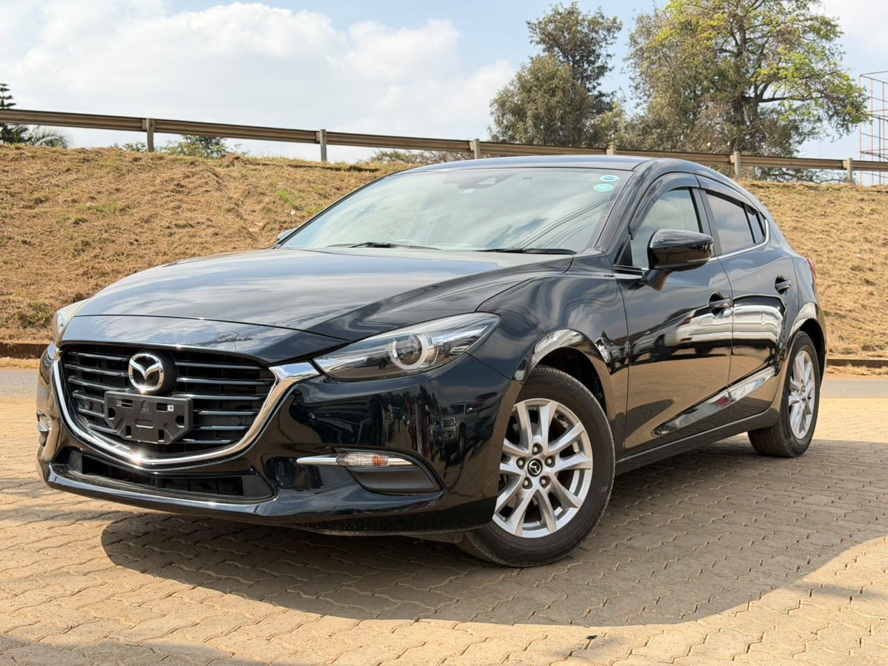2019-Mazda Axela SkyActiv- Black