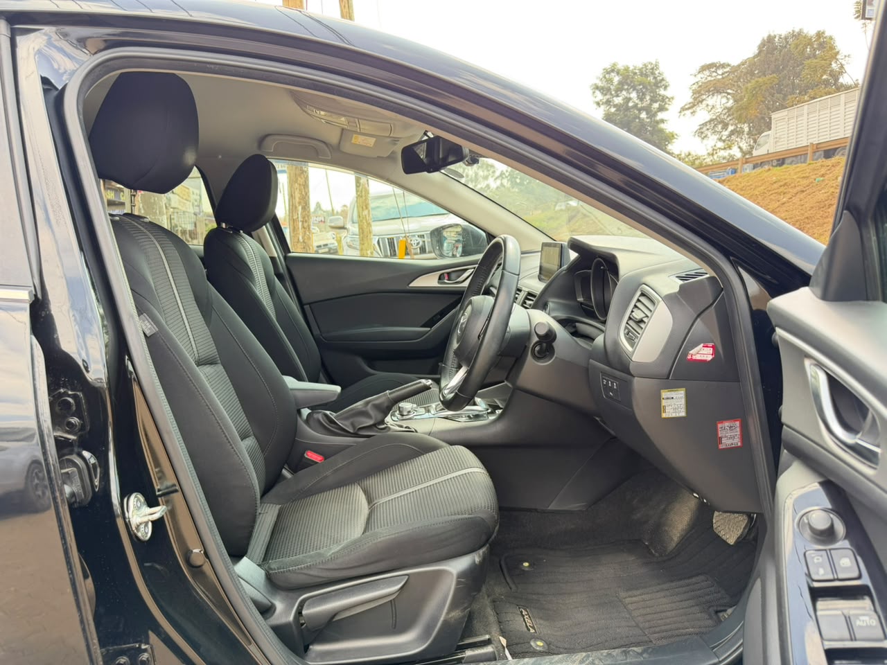 2019-Mazda Axela SkyActiv- Black