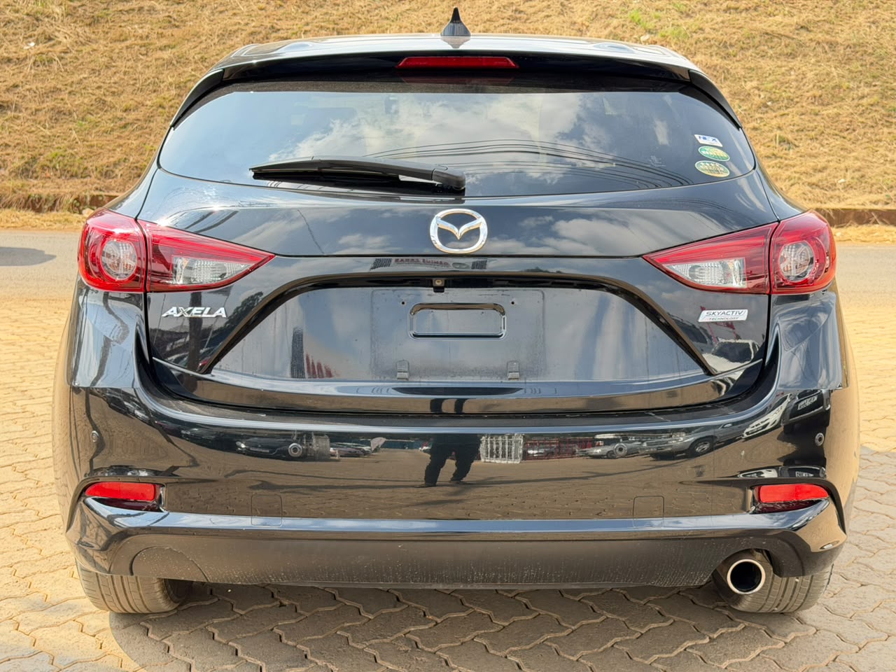 2019-Mazda Axela SkyActiv- Black