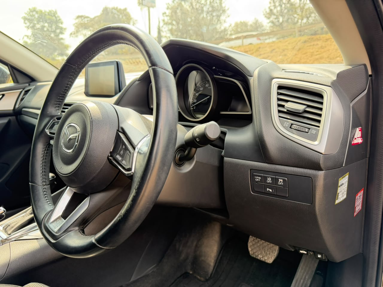 2019-Mazda Axela SkyActiv- Black