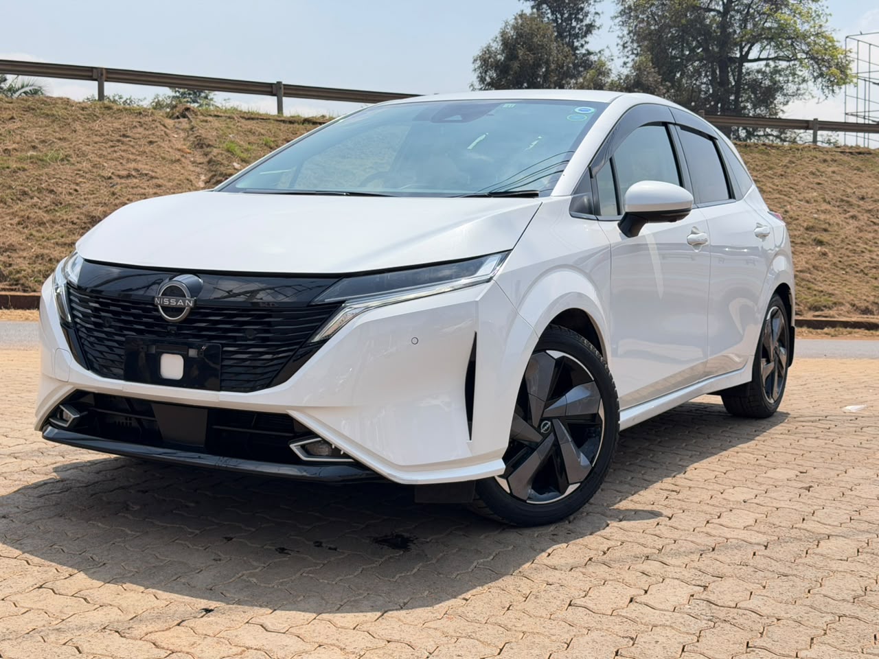2019-Nissan Note Auro E-power -White