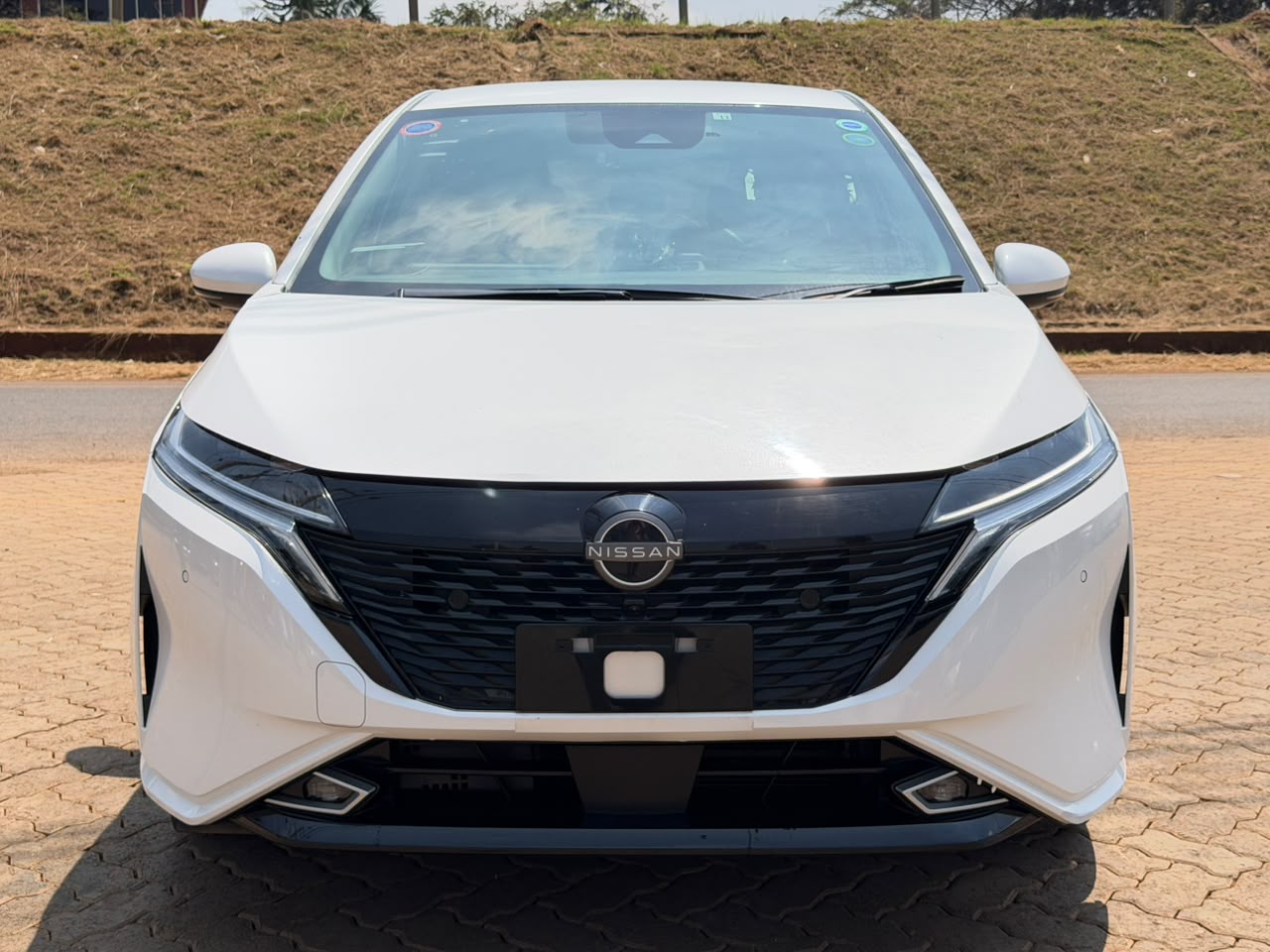 2019-Nissan Note Auro E-power -White