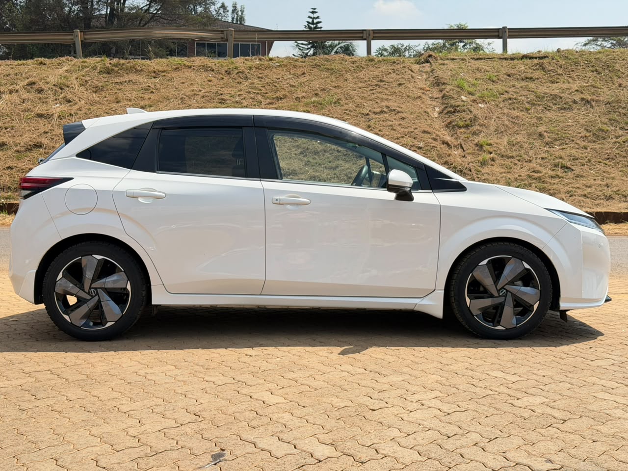 2019-Nissan Note Auro E-power -White