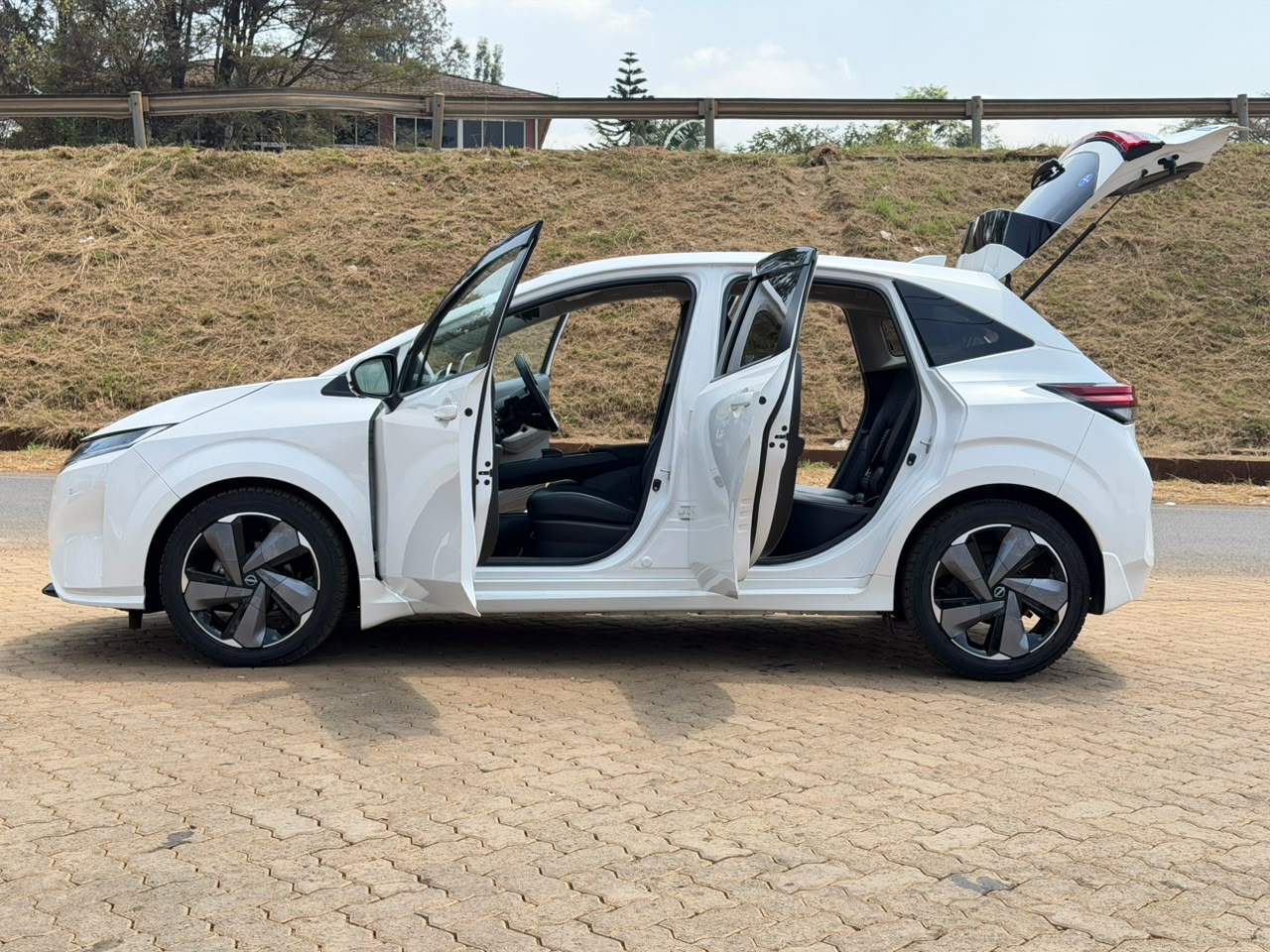 2019-Nissan Note Auro E-power -White
