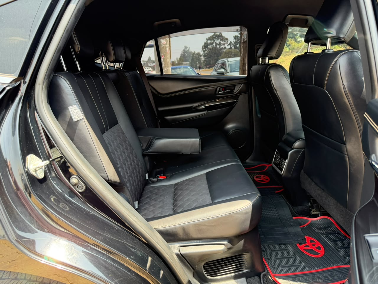 Toyota Harrier Progress- Black