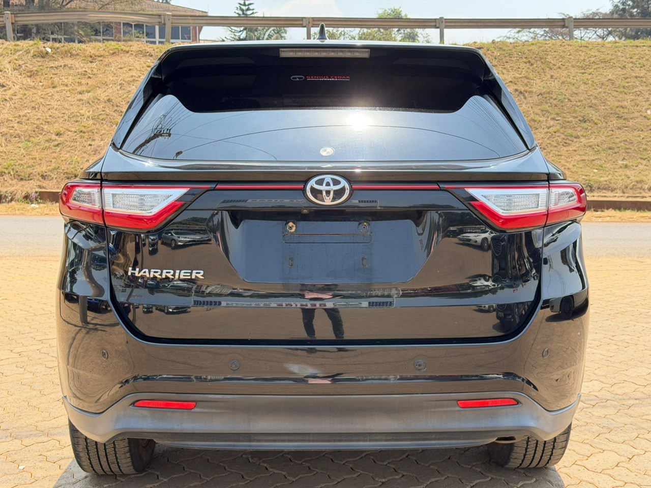 Toyota Harrier Progress- Black