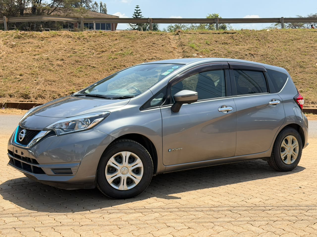 2019-Nissan Note e-power – Gray