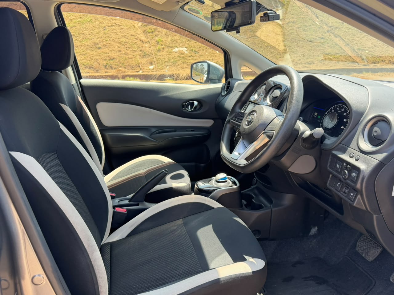 2019-Nissan Note e-power – Gray