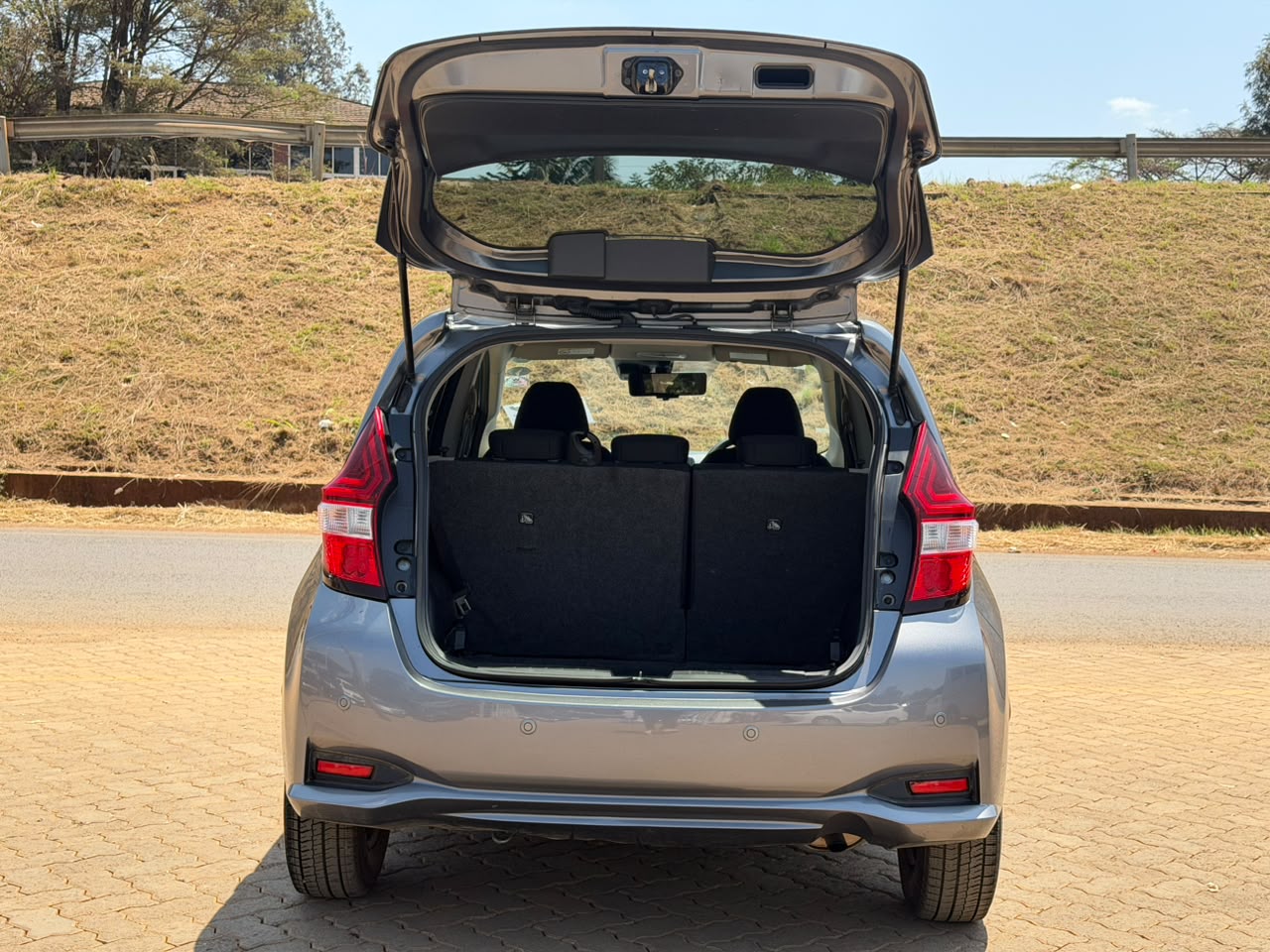 2019-Nissan Note e-power – Gray