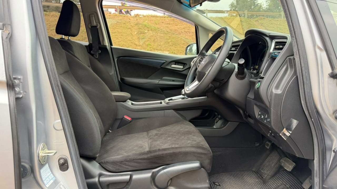 2019- Honda Fit Shuttle Hybrid- Silver
