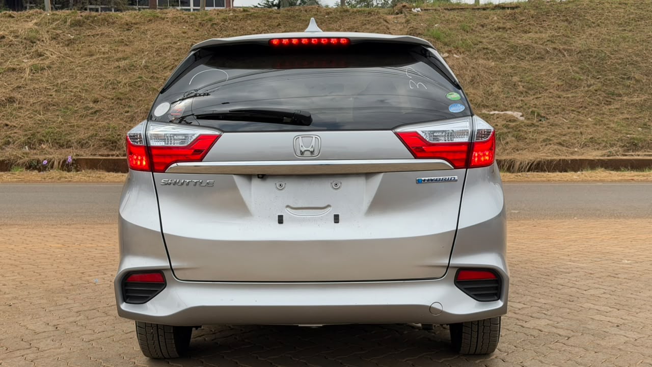 2019- Honda Fit Shuttle Hybrid- Silver