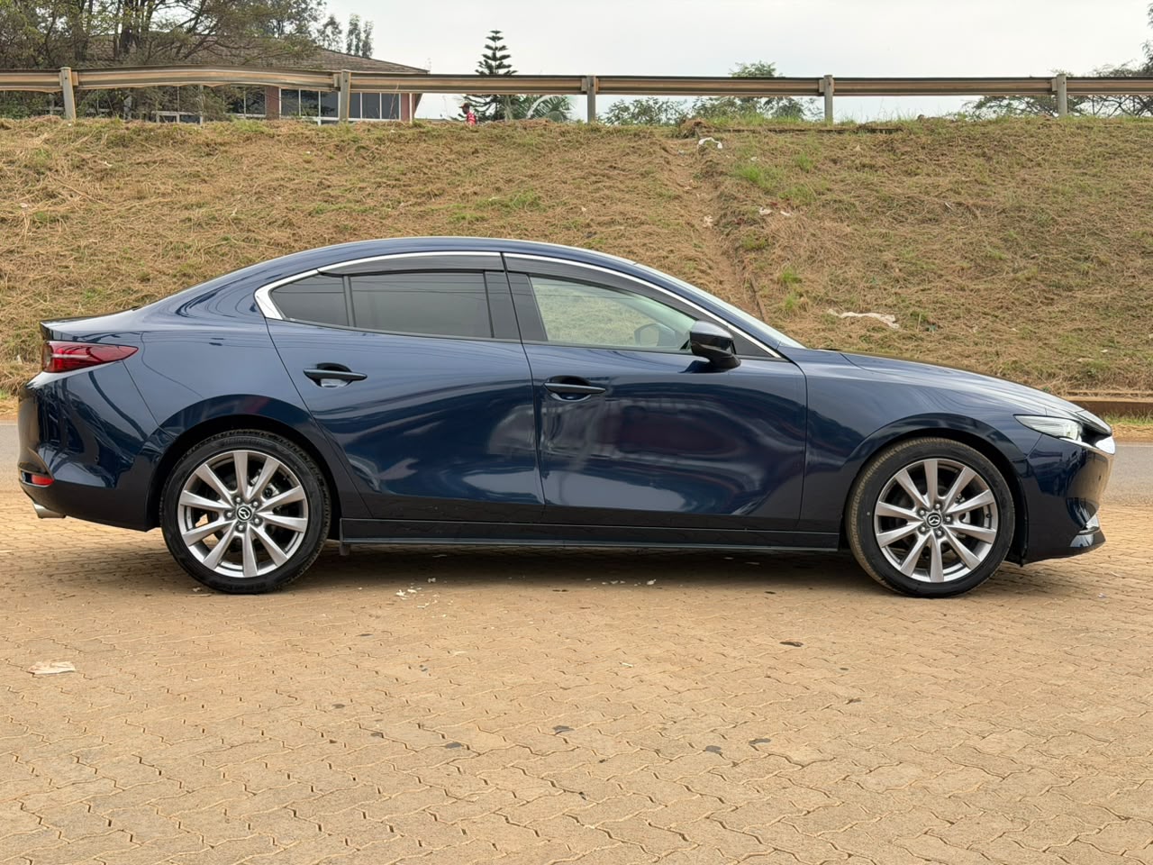 2019-Mazda 3 (SkyactivG) – Blue