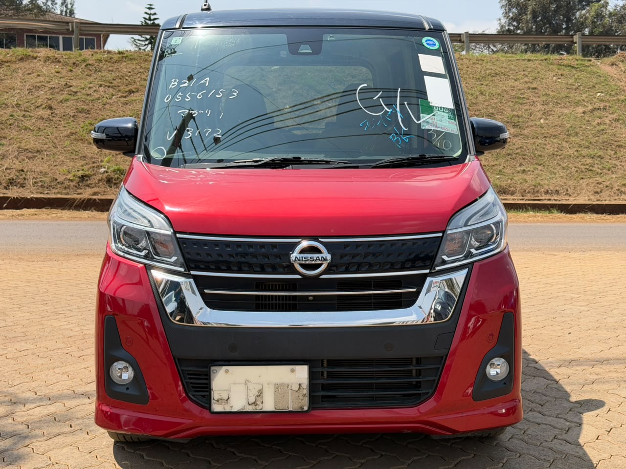 2019-Nissan Dayz Roox Highway Star -Wine Red