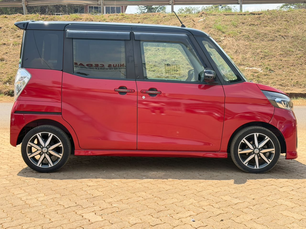 2019-Nissan Dayz Roox Highway Star -Wine Red