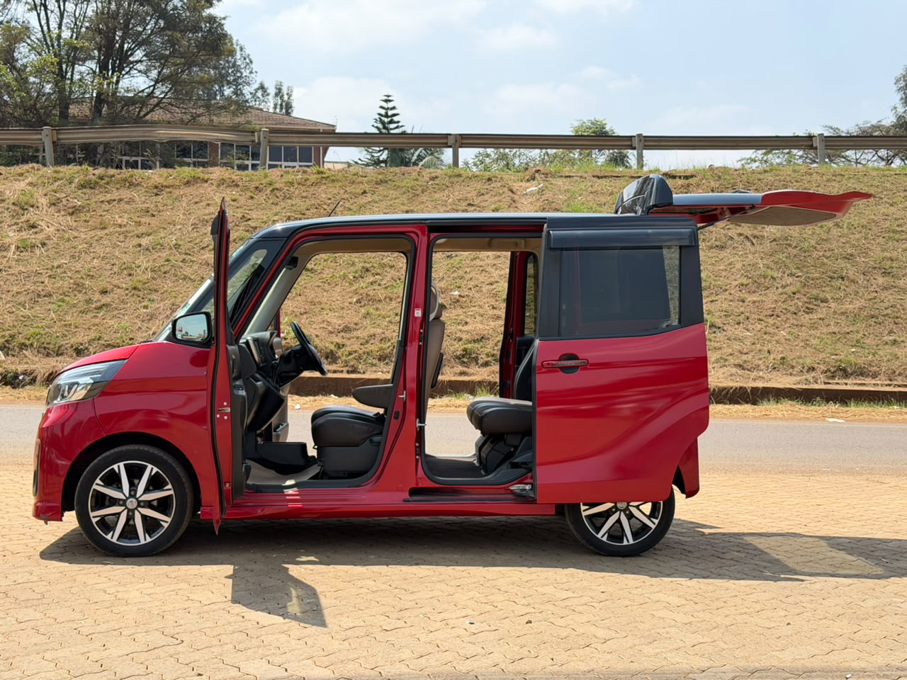 2019-Nissan Dayz Roox Highway Star -Wine Red