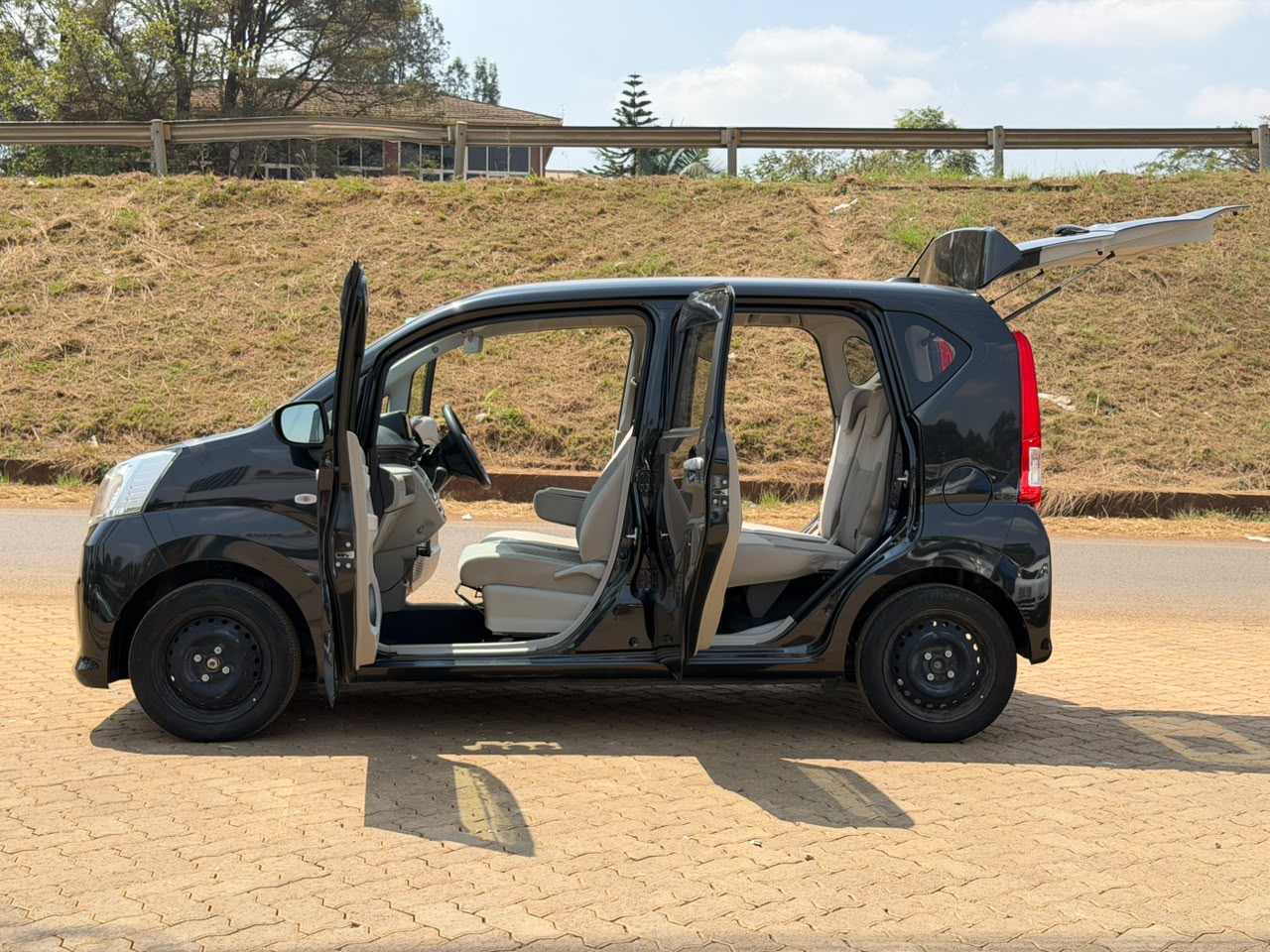 2021-Daihatsu Move- Black