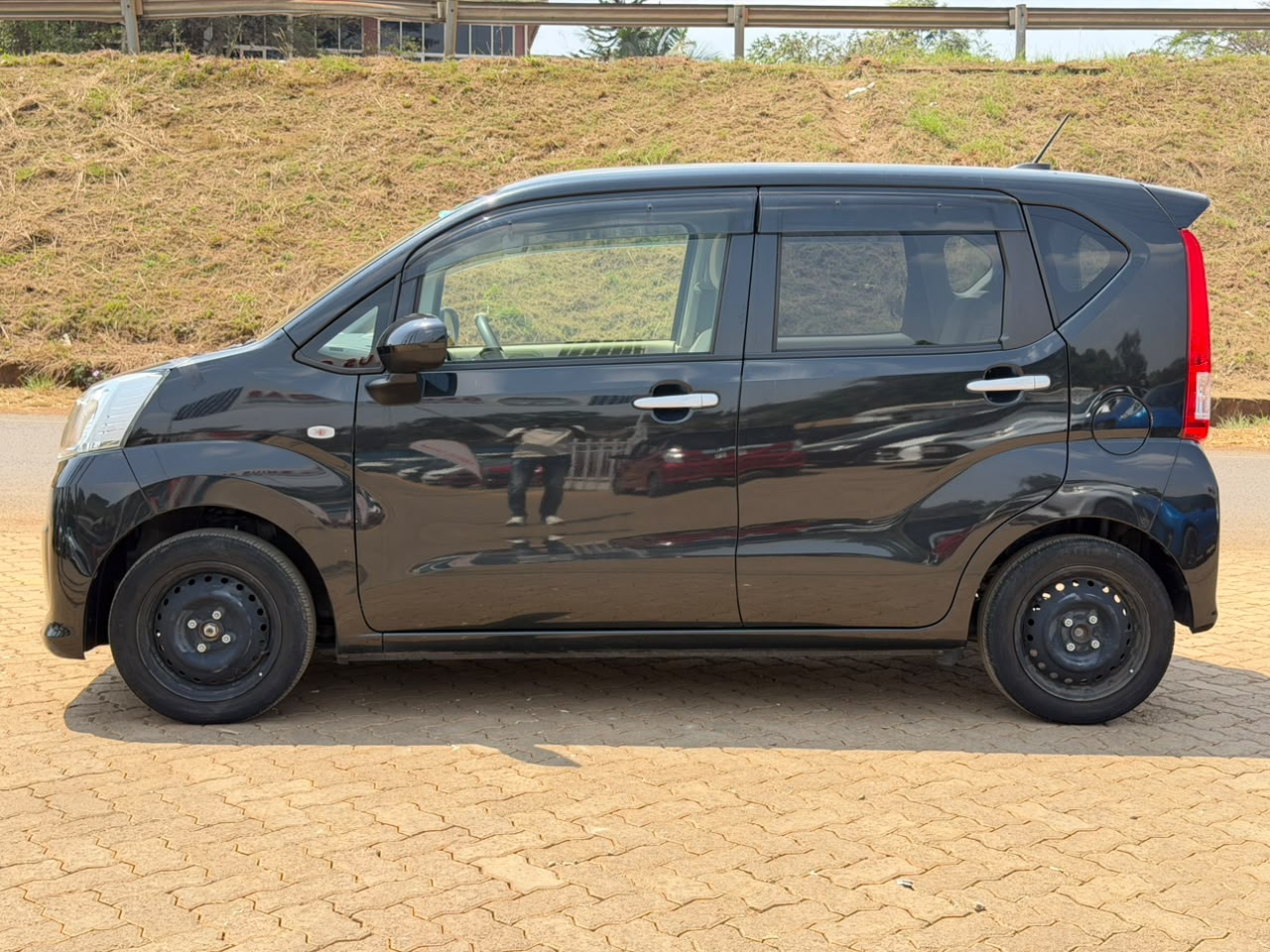 2021-Daihatsu Move- Black
