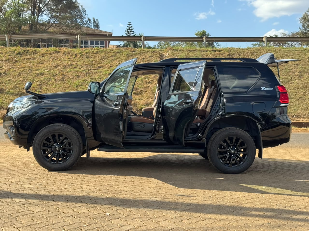 2019-Toyota Landcruiser Prado TX.L – Black