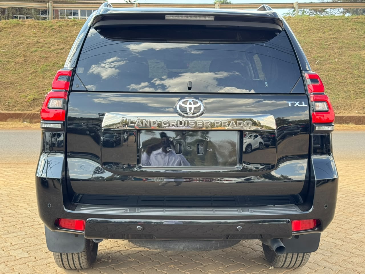 2019-Toyota Landcruiser Prado TX.L – Black