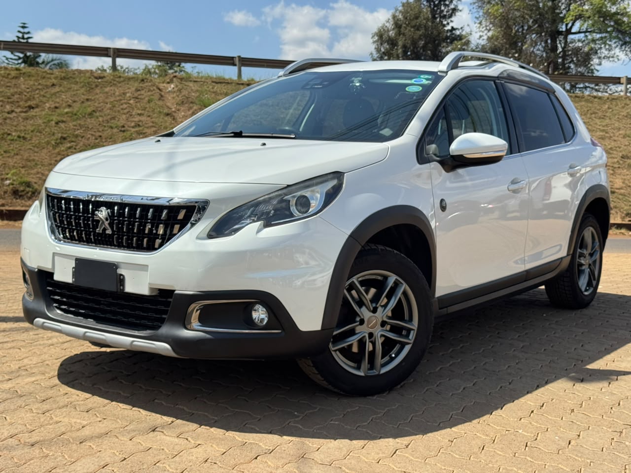 2019-Peugeot 2008 – White