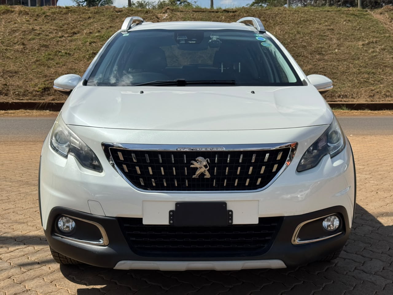 2019-Peugeot 2008 – White
