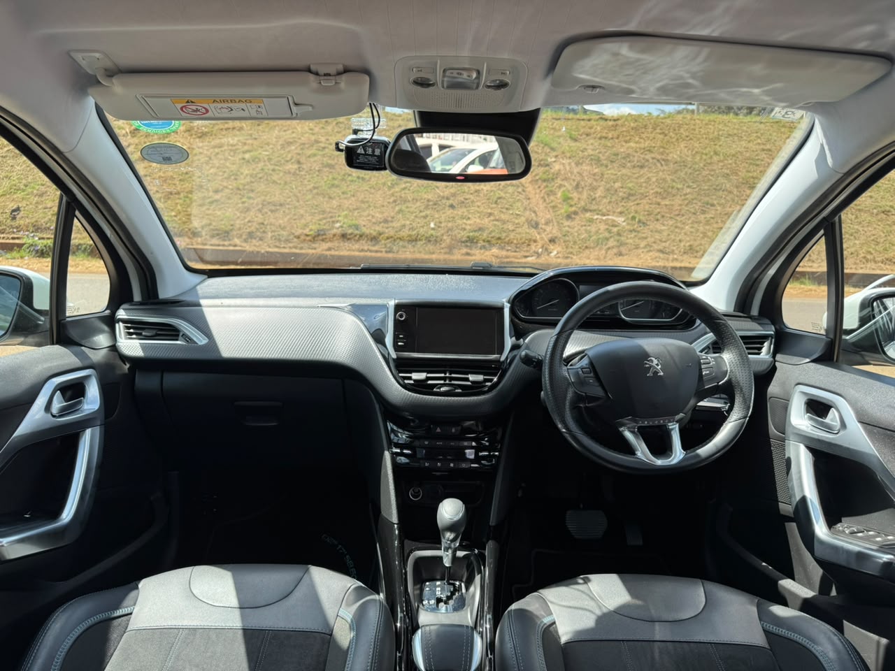 2019-Peugeot 2008 – White