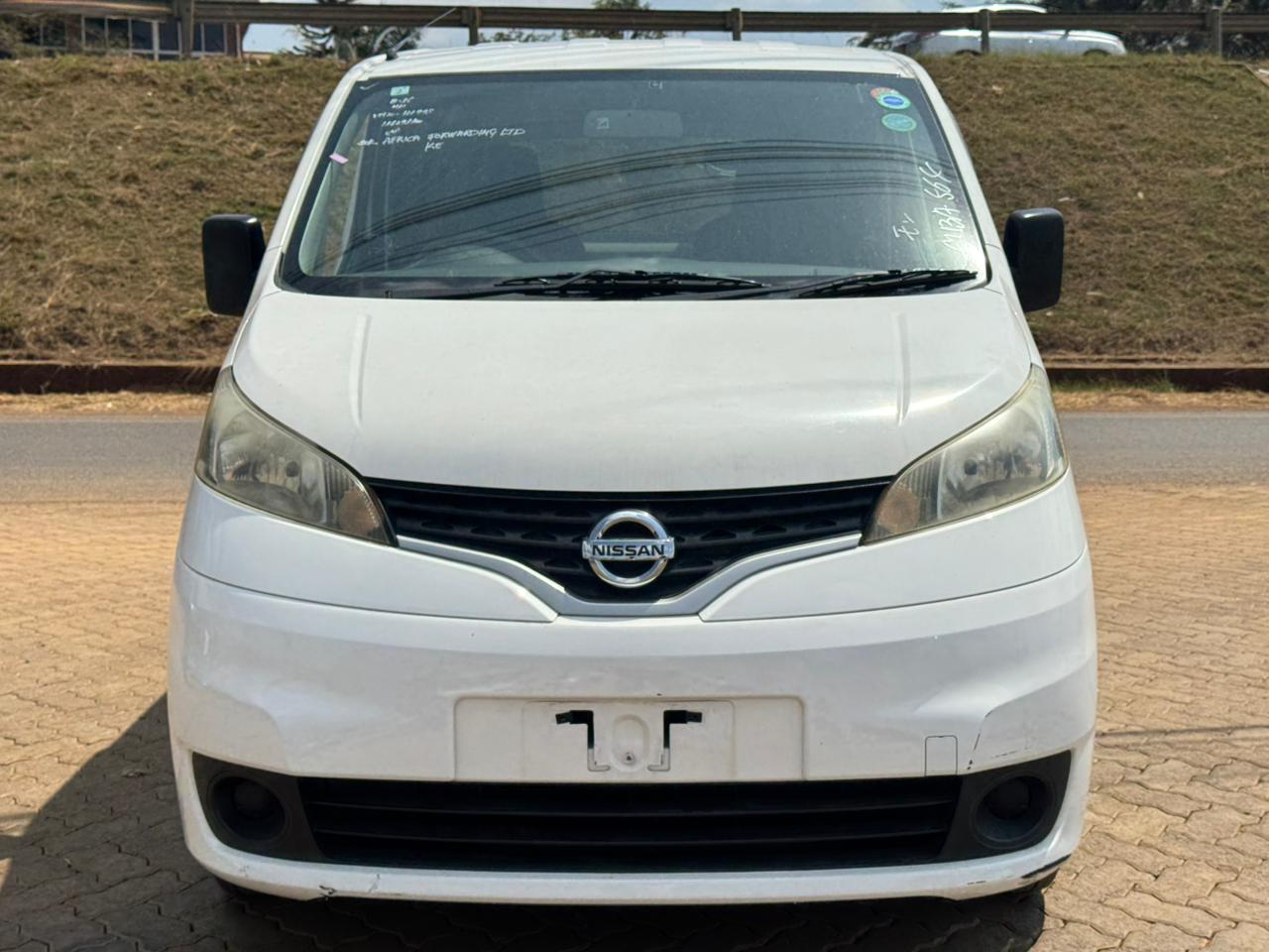 2019- Nissan NV200 Vannete-White