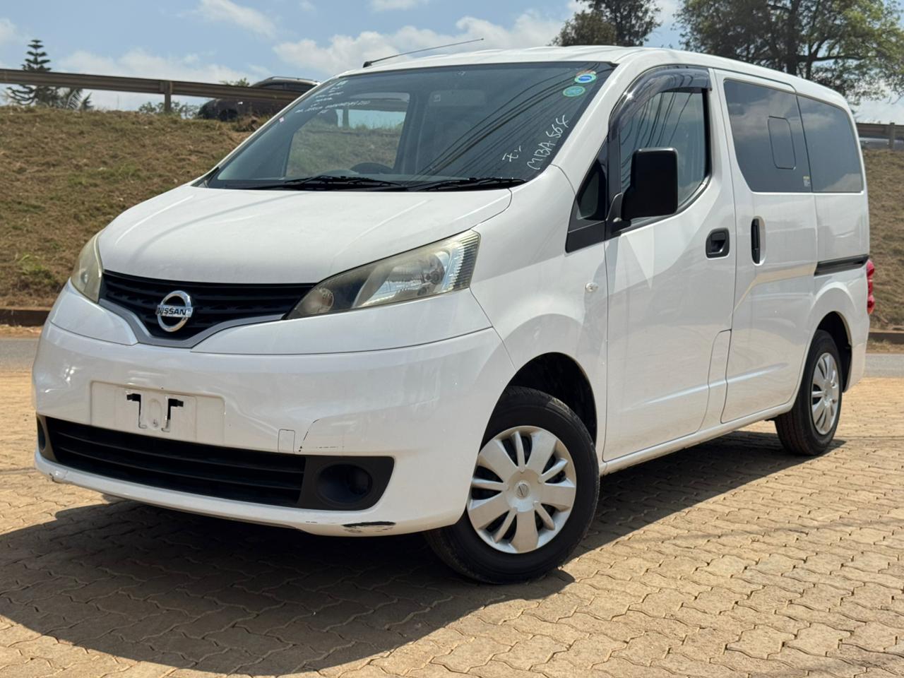 2019- Nissan NV200 Vannete-White