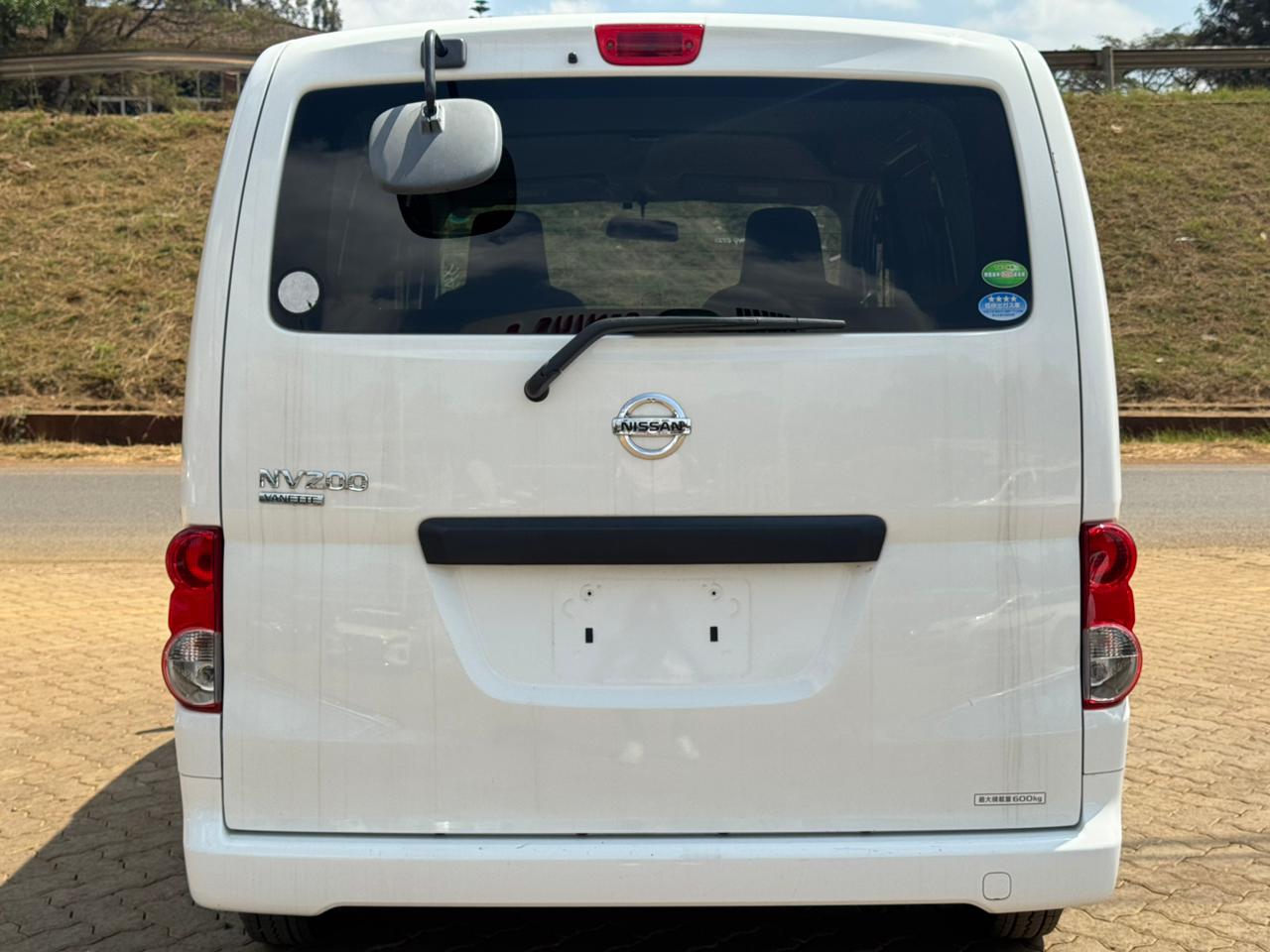 2019- Nissan NV200 Vannete-White