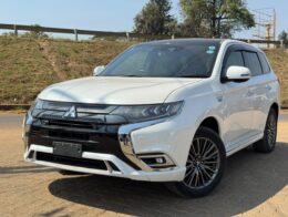 2019 – Mitsubishi Outlander PHEV – White
