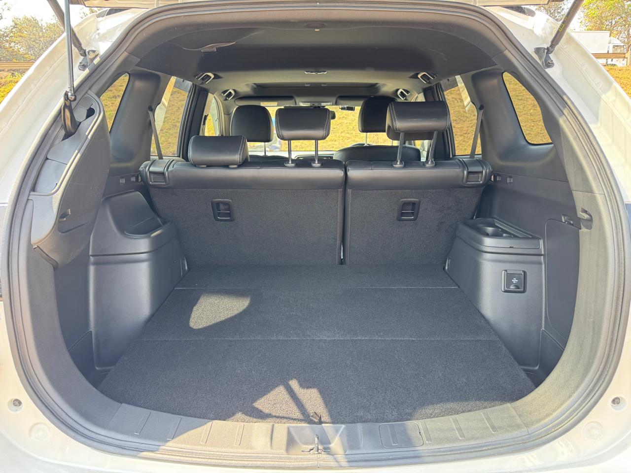 2019 – Mitsubishi Outlander PHEV – White