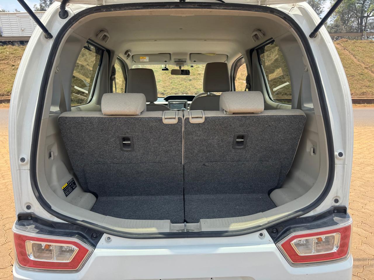 2019 – Suzuki Wagon R – White