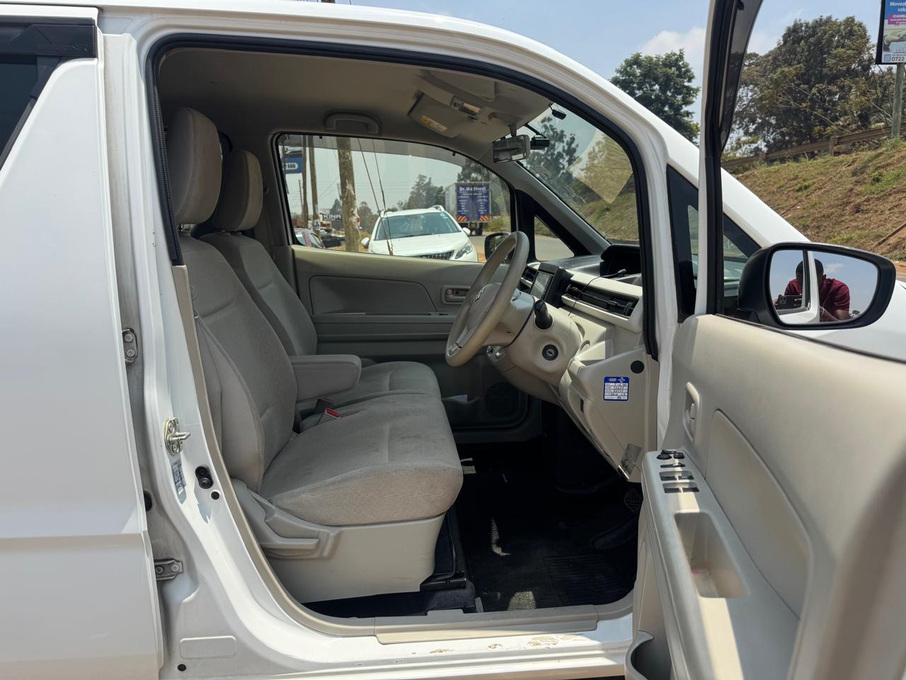 2019 – Suzuki Wagon R – White