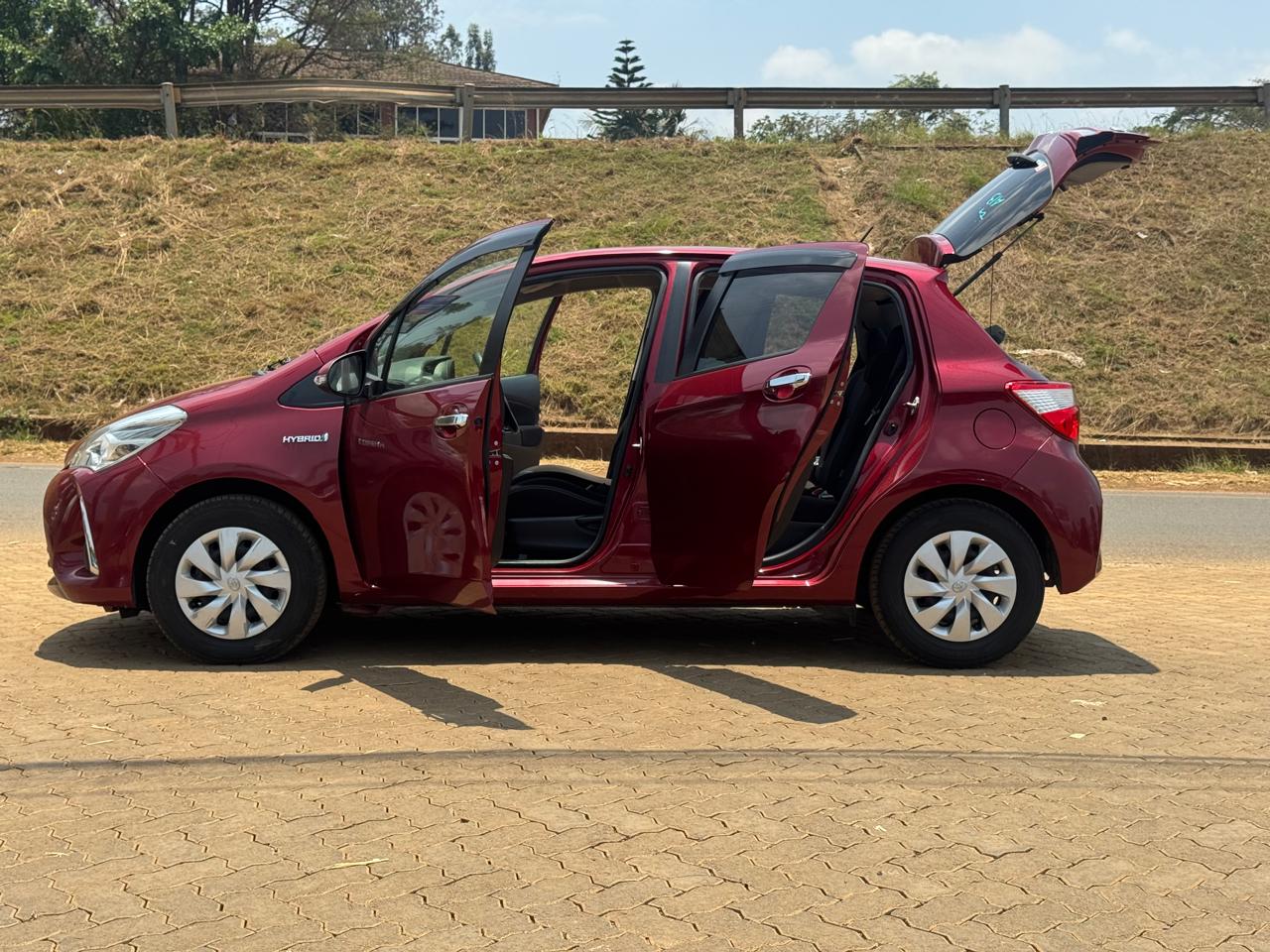 2019  – Toyota Vitz Hybrid – Red