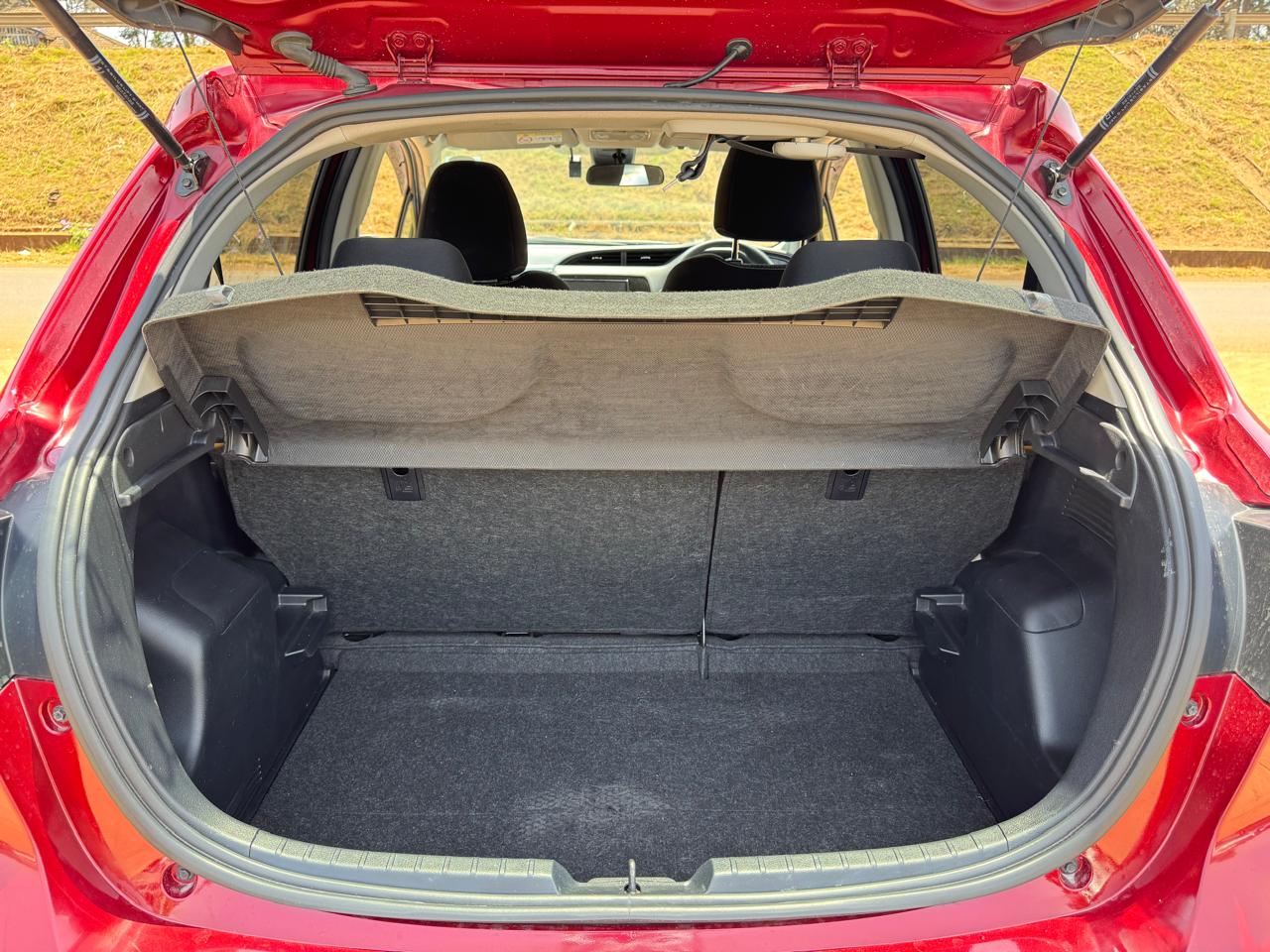2019  – Toyota Vitz Hybrid – Red