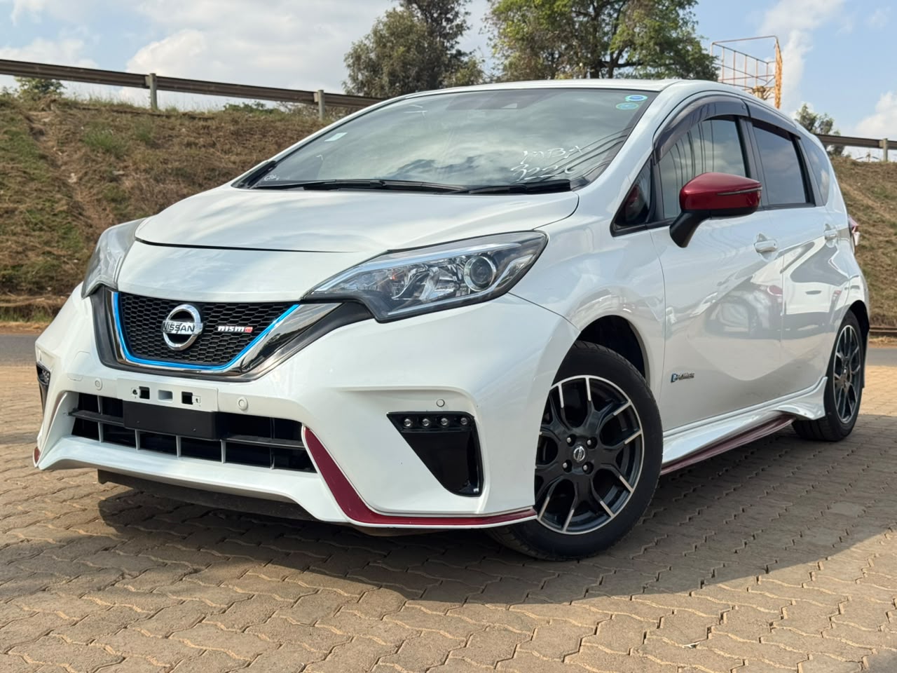 2020 – Nissan Note Nisimo – White