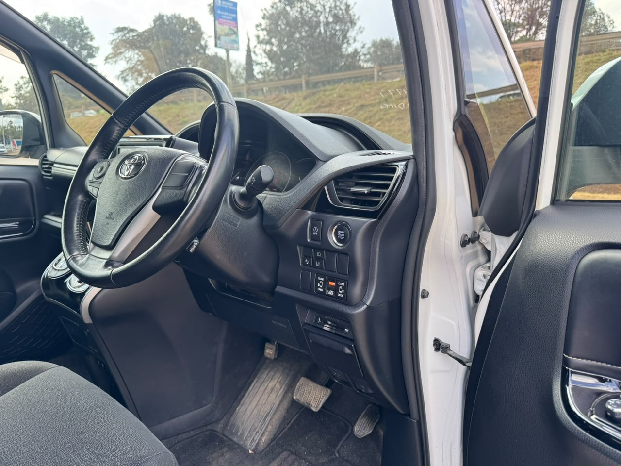 2019 – Toyota Esquire – White