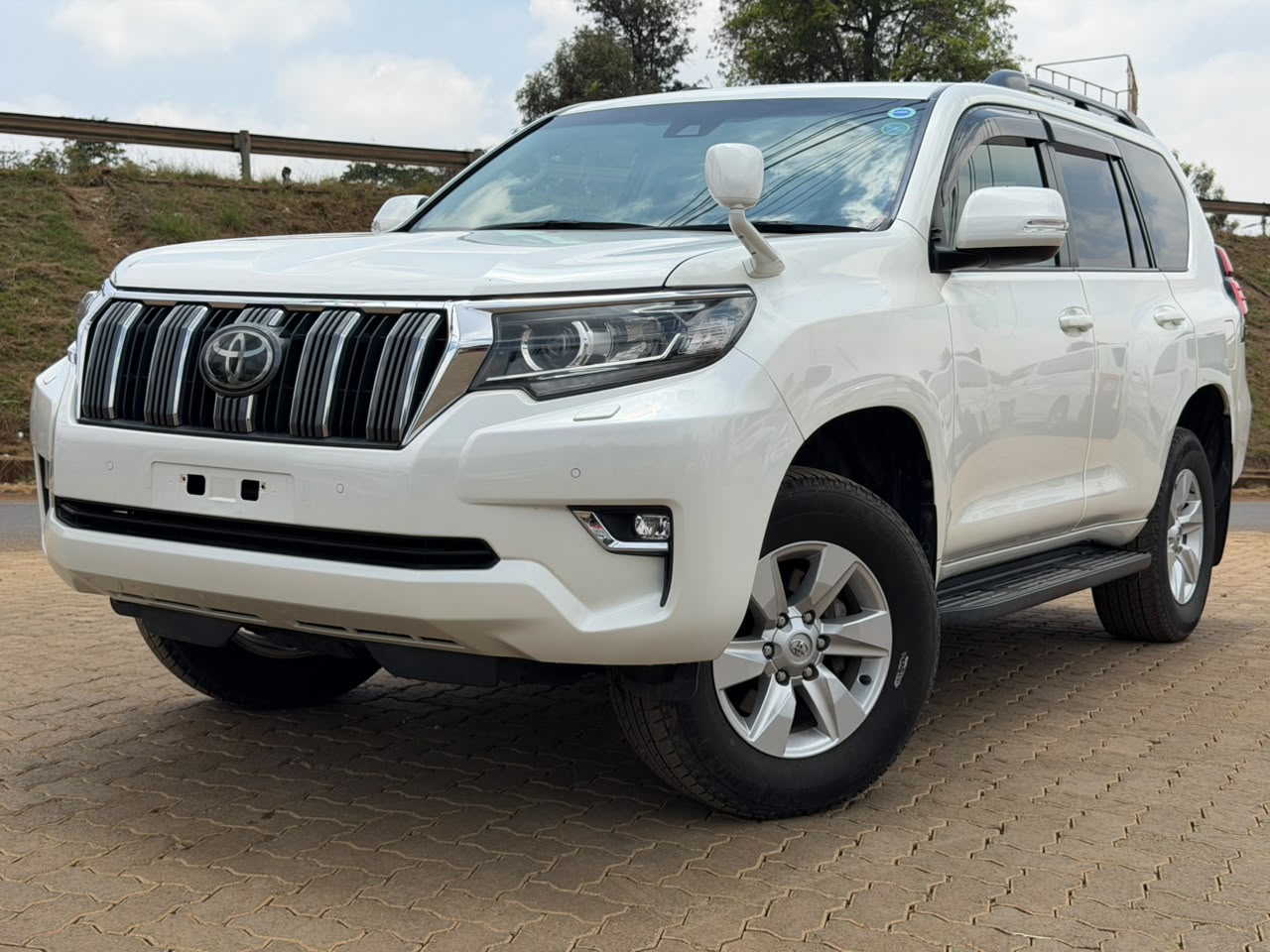 2019 – Toyota Landcruiser Prado TX – White